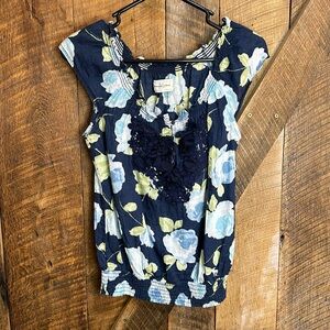 Abercrombie & Fitch navy blue floral top size medium